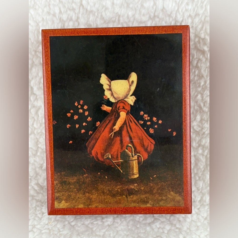 Lacquer ItalianMusic Jewelry Box Sun Bonnet Baby Plays Fascination’s Waltz